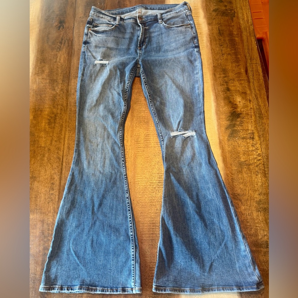 Stylish Blue Flared Women Jeans